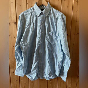 NWT Tailorbyrd Men’s Dress Shirt- Size M